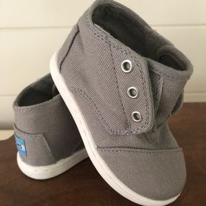 Toddler Toms Shoes - new without box
